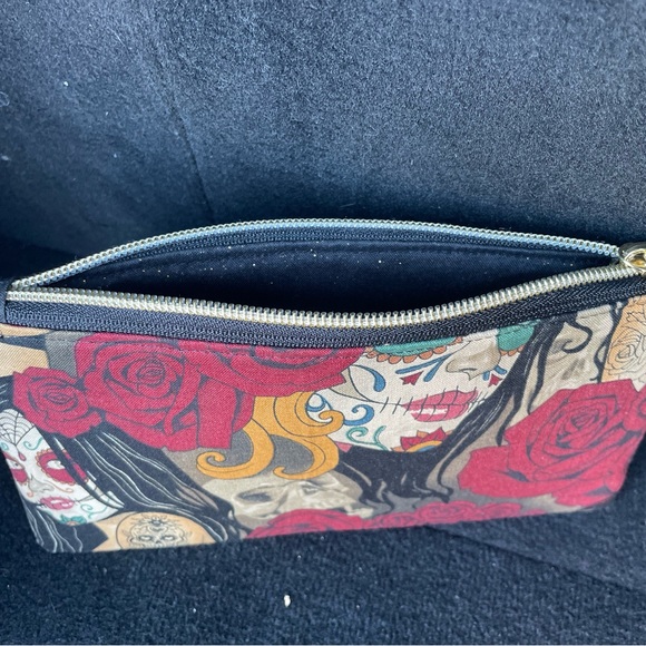 Pencil or cosmetic pouch, size of pouch 8 1/2 by 5in, black lining, handmade - Picture 5 of 5